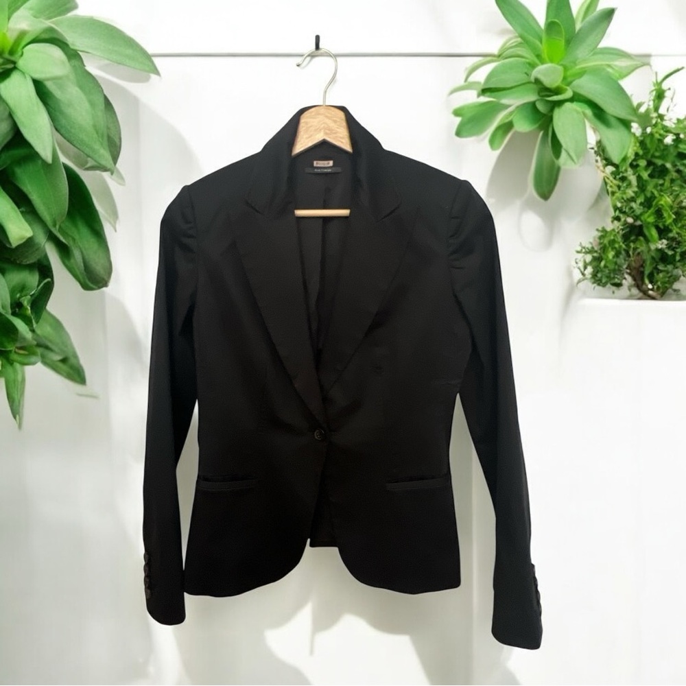 Elite Tahari Blazer